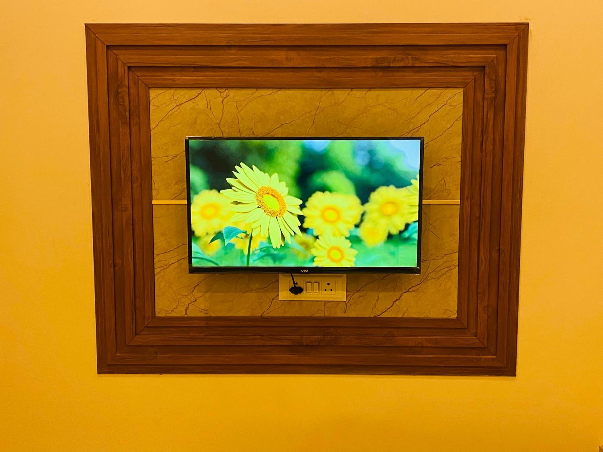 Golden Lotus Varanasi Ξενοδοχείο Εξωτερικό φωτογραφία